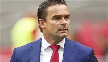 أوفرمارس تفاصيل طرد مارك أوفر مارس من أياكس.. رسائل غير أخلاقية