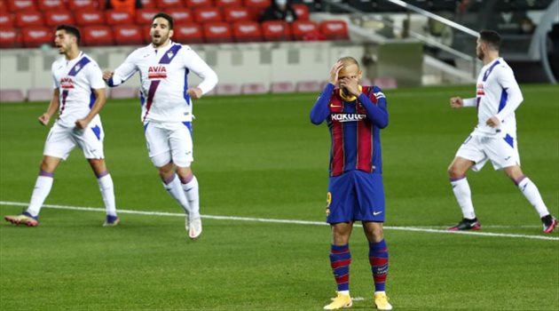 برشلونة "ضعيف جدا" في غياب ميسي.. "رقم سلبي ساذج"