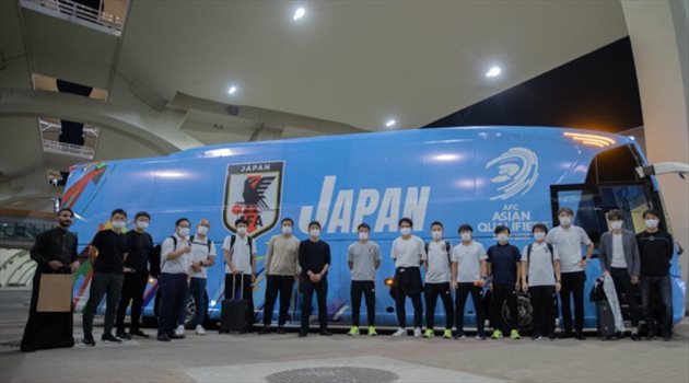 بعثة اليابان تصل جدة استعدادا لمواجهة السعودية في تصفيات المونديال