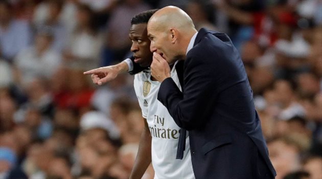 زيدان يمنح نجم ريال مدريد فرصة أخيرة للهروب من المصير المجهول