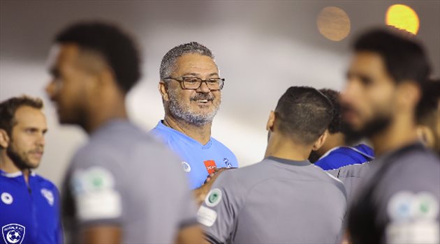 ميكالي يصدم جماهير الهلال بـميشيل ويكشف حظوظ المونديال