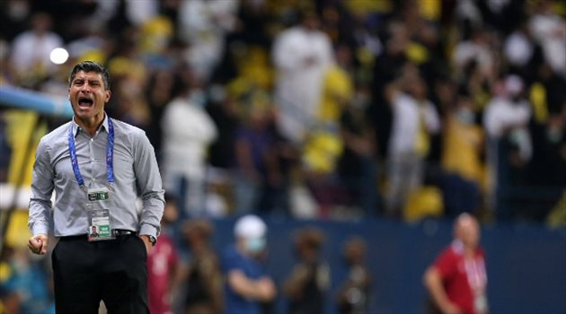 بعد صدمة الهلال.. بيدرو يمنع نجوم النصر من "الكلام"