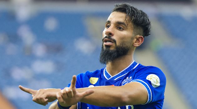 غضب في النصر من "مجاملة" الهلال.. هل استحق الشهري البطاقة الحمراء؟