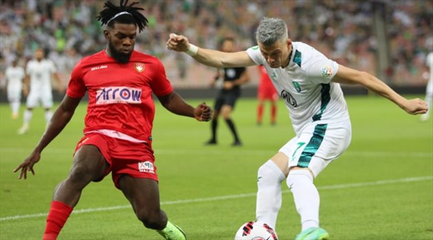 أليوسكي يفاجئ طرابزون.. هل يرحل ظهير الأهلي إلى تركيا