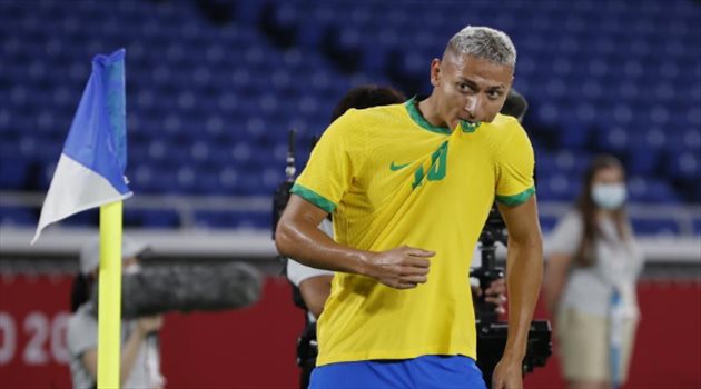 رسميا.. ريتشارلسون لاعبا لتوتنهام حتى 2027