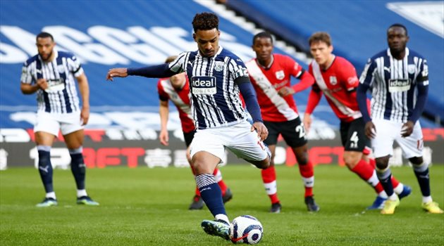 ماثيوس بيريرا إلى الهلال.. تلميذ خيسوس الذي "عذب" بطل أوروبا