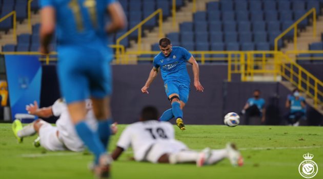 عبد الرزاق حمد الله - النصر والسد كواليس قمة النصر والسد.. "حمد الله في غرفة ملابس القطريين"