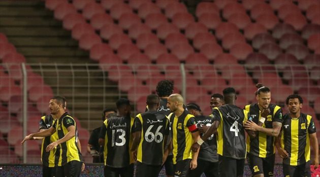 "يعيش مأساة حقيقية".. نجم الاتحاد السابق "يتوسل" إلى العالم: أنقذوني!