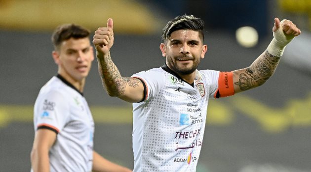 بانيجا.. من اتهام الهلال بـالسرقة إلى ارتداء القميص الأزرق