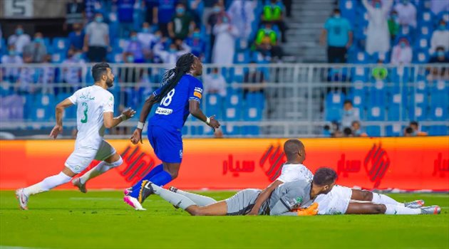 الهلال يزعج الأهلي ويتسبب في غياب نجمه عن مواجهة الفيصلي