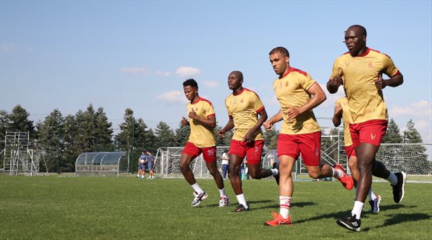 آل معمر "يصدم" جماهير النصر.. الاستغناء عن 3 نجوم "دفعة واحدة"