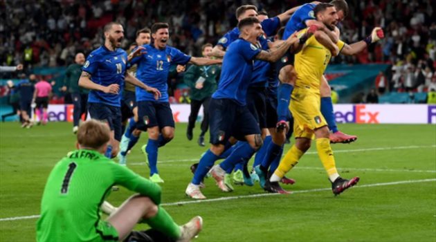 سرقة تحت تهديد السلاح.. تفاصيل ليلة دوناروما المرعبة في باريس