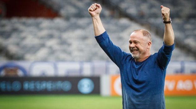 "شرط مثير" بين إدارة النصر والمدرب الجديد