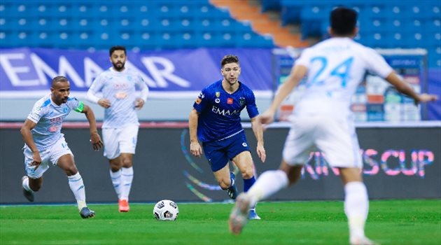 لوسيانو فييتو إلى الشباب.. صفقة تبادلية مع الهلال