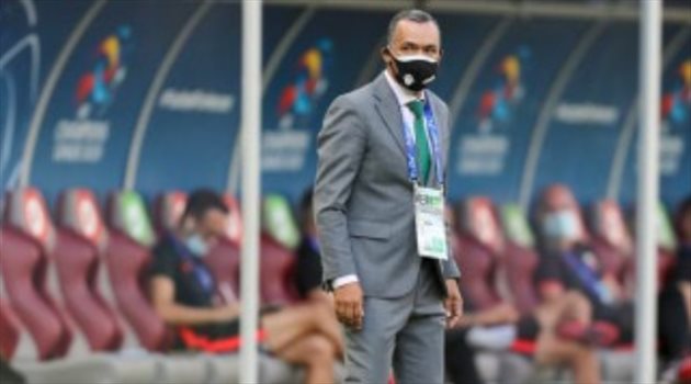 الهلال "يخطف" مدرب الشباب رسميا.. أول طلبات مورايس