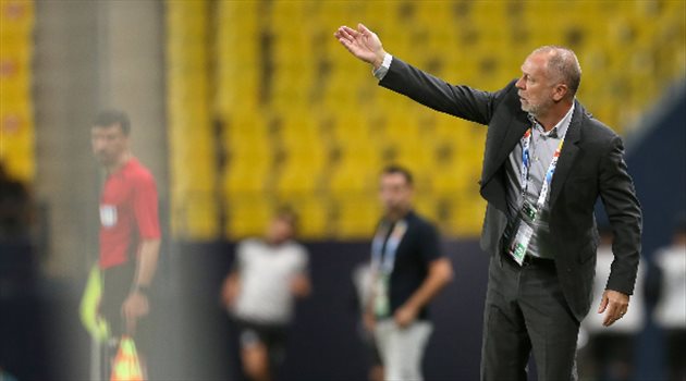 صورة| برازيلية تعلق على أزمة حمد الله.. "هكذا رد مينيز على مهاجم النصر"