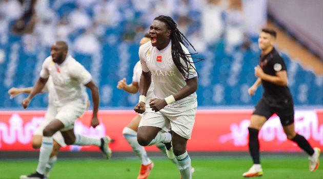 ماذا يحدث يا جوميز؟ انفراد فاشل وتمثيل السقوط أمام أبها