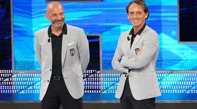 مرض السرطان يجبر مدرب إيطاليا على مغادرة منصبه 