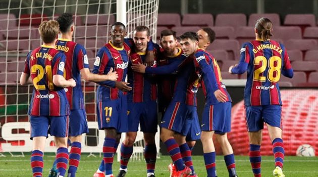 نجم برشلونة يحصد جائزة أفضل لاعب شاب في العالم.. "ليس بيدري"