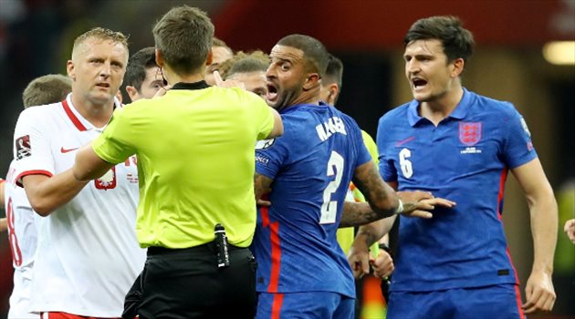 كايل ووكر اتجلترا العنصرية مستمرة.. الفيفا يحقق في تعرض مدافع إنجلترا لإساءة بولندية