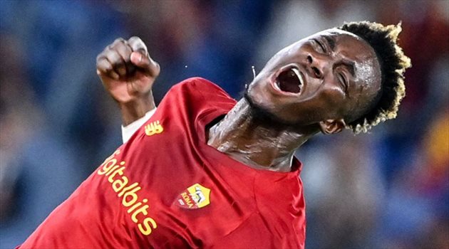 "استنساخ صلاح".. ليفربول يسعى للتعاون مع روما من أجل ضم بديل فيرمينو