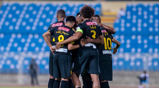 التعاون "خناقة" بين ثنائي التعاون أمام ضمك.. مشهد صادم