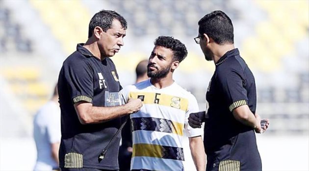 فابيو كاريلي وخالد السميري الاتحاد "يهين" كاريلي.. قرار الإقالة صدر في الطائرة