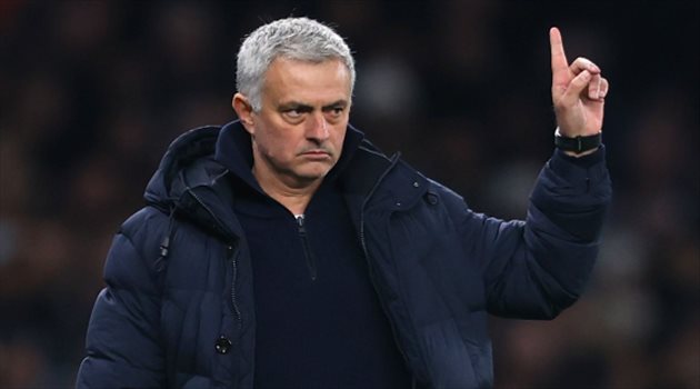 مورينيو "يشجع" الهلال.. ويشاهد مبارياته لهذا السبب