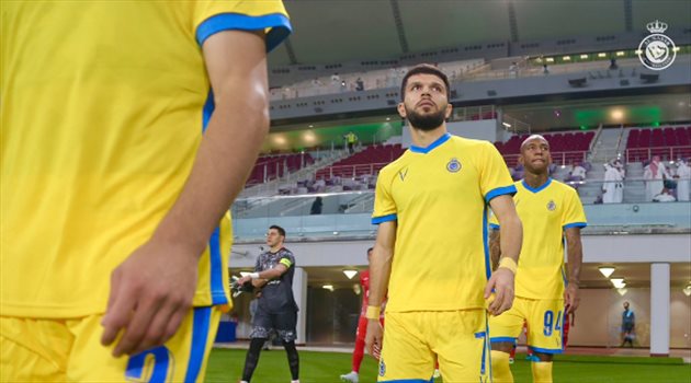 صورة| الحكم "يسرق" النصر.. "اللعب في الحارة أفضل من بطولات الآسيوي"