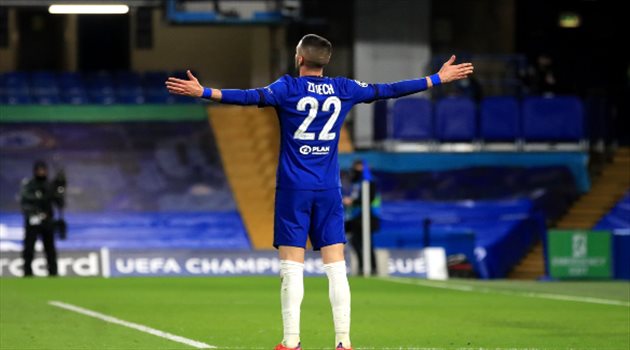 مهاجم نابولي في الطريق إلى تشيلسي وزياش قد يكون الضحية