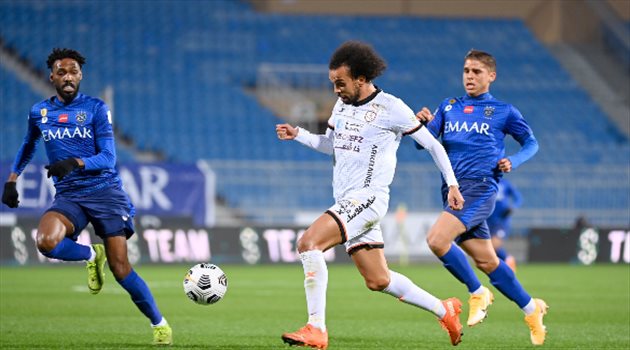 فابيو مارتينيز من الشباب إلى الهلال.. مفاجأة الموسم