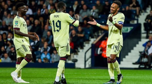 صورة صادمة.. نجم أرسنال ينجو من حادثة سرقة على يد "لص" مشجع لتوتنهام