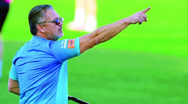 ميكالي والهلال .. المهمة ليست مستحيلة