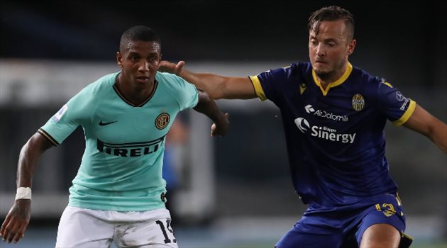 إنتر يخطف الصدارة من ميلان.. بـ"فوز صعب على هيلاس فيرونا"