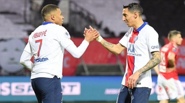 رونالدنيو يؤكد على استمرار مبابي مع باريس سان جيرمان !