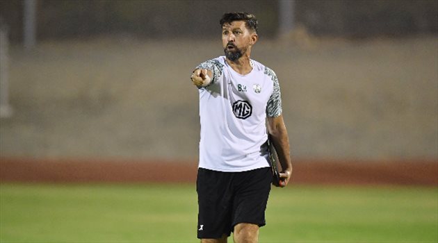 رئيس الأهلي يعلق على إقالة هاسي.. و3 مفاجآت في 2022