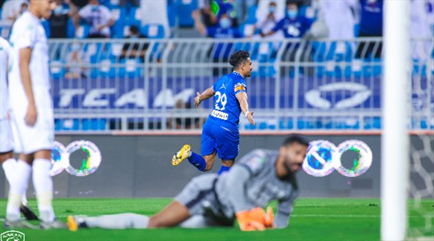 خاص|كواليس مثيرة في استبعاد محمد العويس من لقاء الأهلي والفيصلي