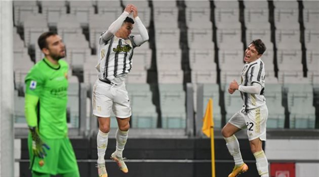 بيرلو: رونالدو مدهش.. ويتحامل على نفسه من أجل يوفنتوس