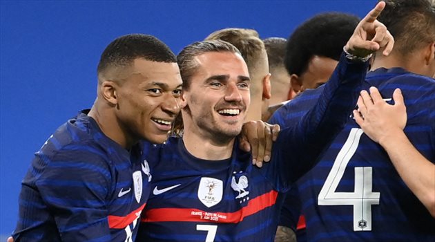 فرنسا تتعادل مع البوسنة في تصفيات مونديال 2022 وتتصدر مجموعتها