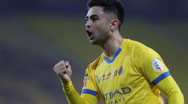 روسو يساعد بيتي مارتينيز للرحيل عن النصر؟.. كواليس نارية