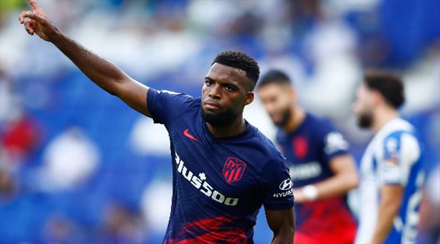 أتلتيكو مدريد يتلاعب بـ"أطفال" برشلونة في النصف الأول من قمة الليجا