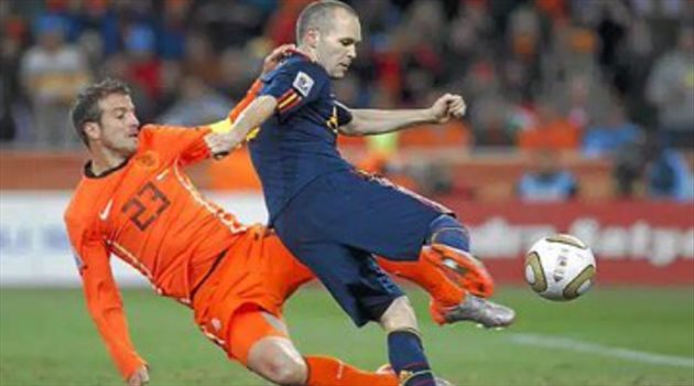 رسالة رسمية من الحكومة الإسبانية لإنييستا بعد اعتزاله كرة القدم