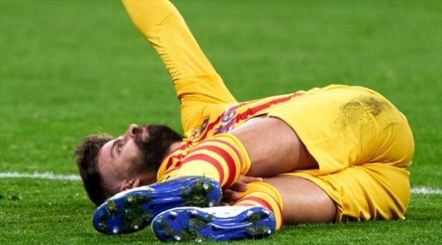 "ليست مزحة".. برشلونة يعوض بيكيه بـ"احتياطي فاشل في أرسنال"