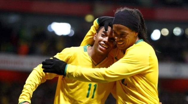 "كان بالإمكان".. رونالدينيو وروبينيو من جنة ريال مدريد وبرشلونة إلى قضبان السجن