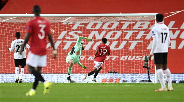 مدرب ميلان يصف سولشاير بـ"الأحمق" ويسب أخته.. تعرف على ما قاله