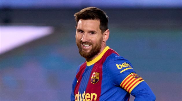  ميسي "يدمر" برشلونة بعد الرحيل.. ويقدم "خدمة العمر" إلى ريال مدريد