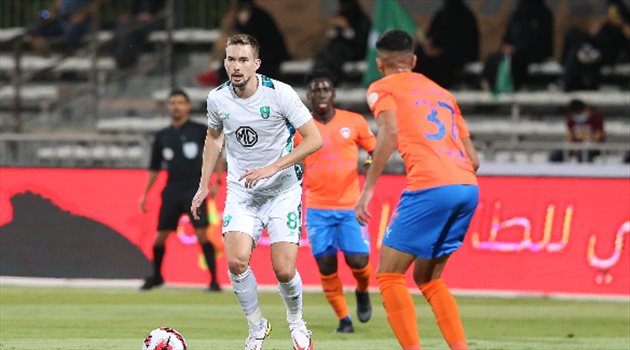 جماهير الأهلي "تعاقب" نجم الفيحاء.. ماذا حدث بينهما؟