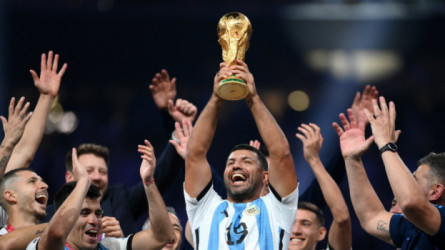 أجويرو يكشف السر الحقيقي.. لماذا رفض ميسي العودة لبرشلونة؟