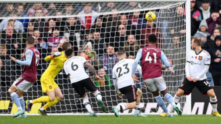 أستون فيلا ضد مانشستر يونايتد.. ذكاء إيمري يسقط الشياطين بثلاثية