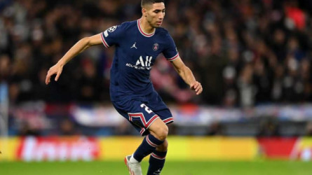 أزمة كبيرة بين باريس سان جيرمان وأشرف حكيمي لهذا السبب